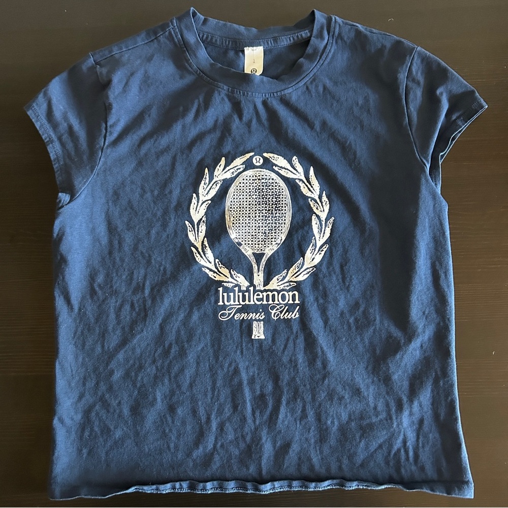 lululemon organic cotton baby tee — Tennis Club Club Blue/White (size Large)